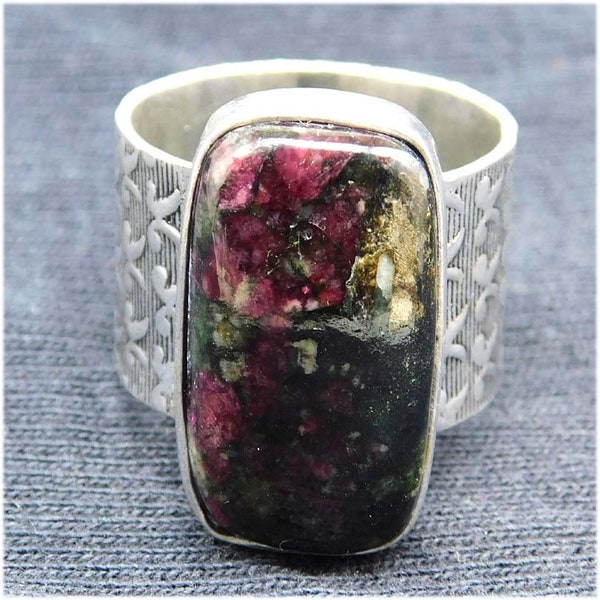 Attractive Solitaire Natural Eudialyte Gemstone Ring 925 Sterling Silver Polished Indian Handmade Ring Jewelry Jaipur Making party wear Ring