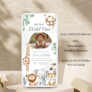 Op de afbeelding: Een digitale uitnodiging met een safarithema. Het ontwerp toont een babyfoto, een giraffe, een leeuw, een olifant, een zebra en andere dieren. De tekst luidt "He is a Wild One" en "Oliver's 1st Birthday". Het is een zelfbewerkte sjabloon.