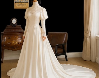 Antique Off-White Wedding Gown – Modest Wedding Dress with Long Sleeves | Elegant Engagement & Bridal Dress for a Romantic Wedding