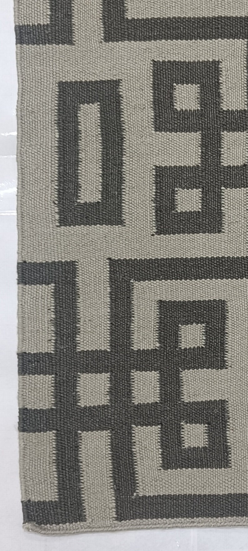 Luxurious Flat Weave Floor Rug hand Woven With Geometric Design New