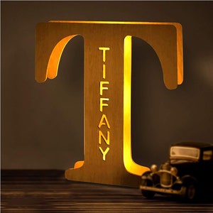 Decoración de pared personalizada, luz de noche LED, 24 letras con nombres, lámpara de madera personalizada grabada, lámpara de guardería, luz con nombre personalizada