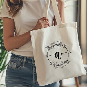 Personalized Monogram Tote with Initial – Custom Floral Canvas Bag, Bridesmaid Gift, Wedding Party Favor, Mom Gift for Her, Everyday Tote