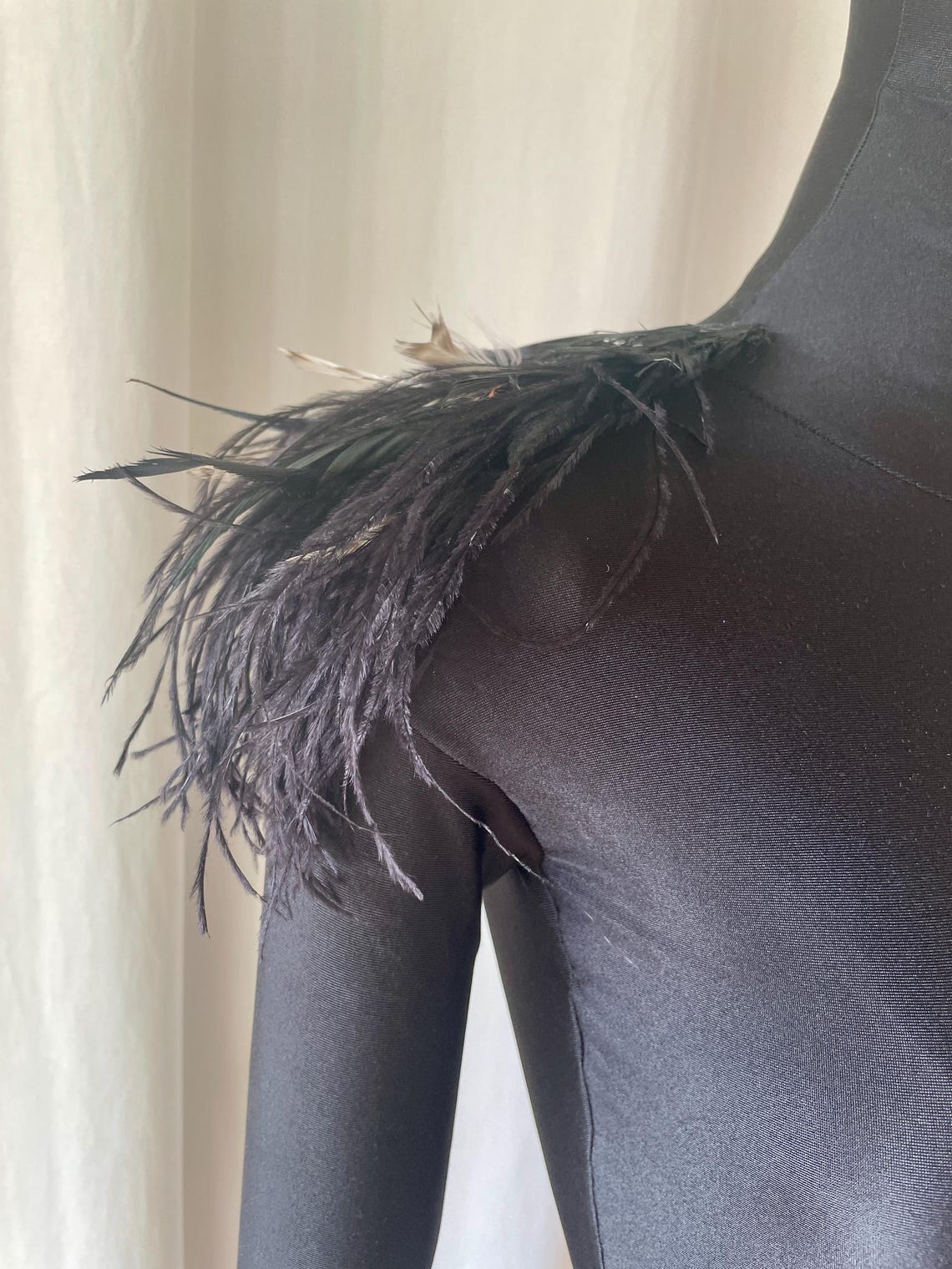 Broche Décorative En Plume D'autruche Moelleuse | Accessoire Pour Robe, Chapeau, Mariage, Noël | Plusieurs Couleurs Disponibles (8-10 Cm) - 2