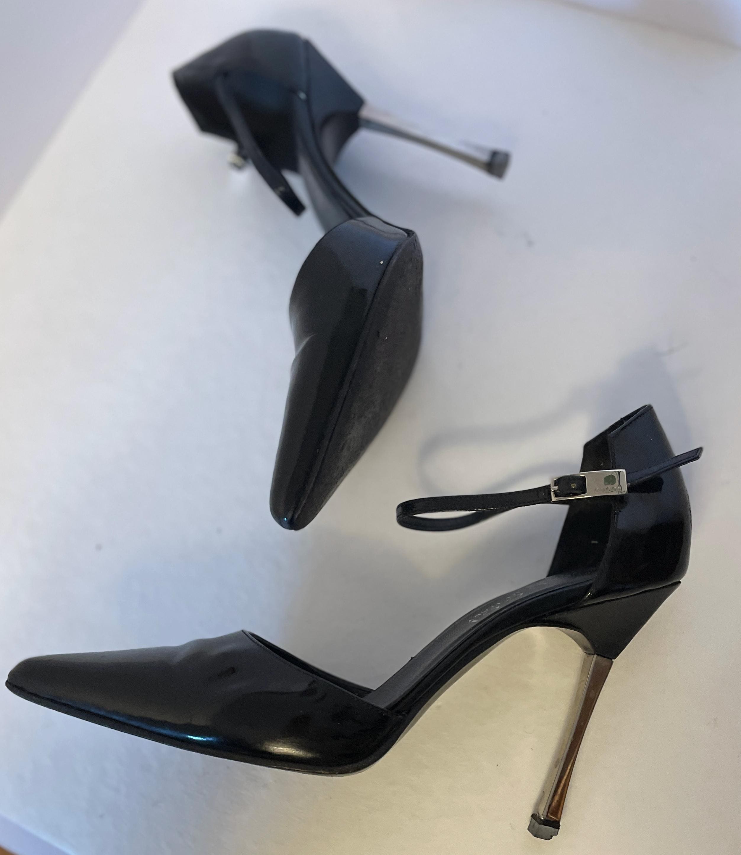 Iconic Black Patent Leather Pumps From Winter 1997 by Gucci by Tom