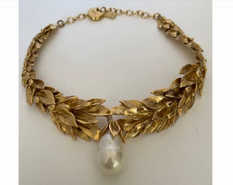 Collana vintage Yves Saint Laurent 1980 fogliame dorato e perla