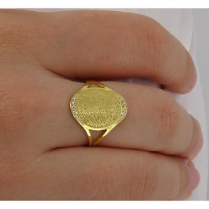 Solid Gold Oval Fingerprint Ring with Diamonds, Gift for mom, Mother’s Day Jewelry