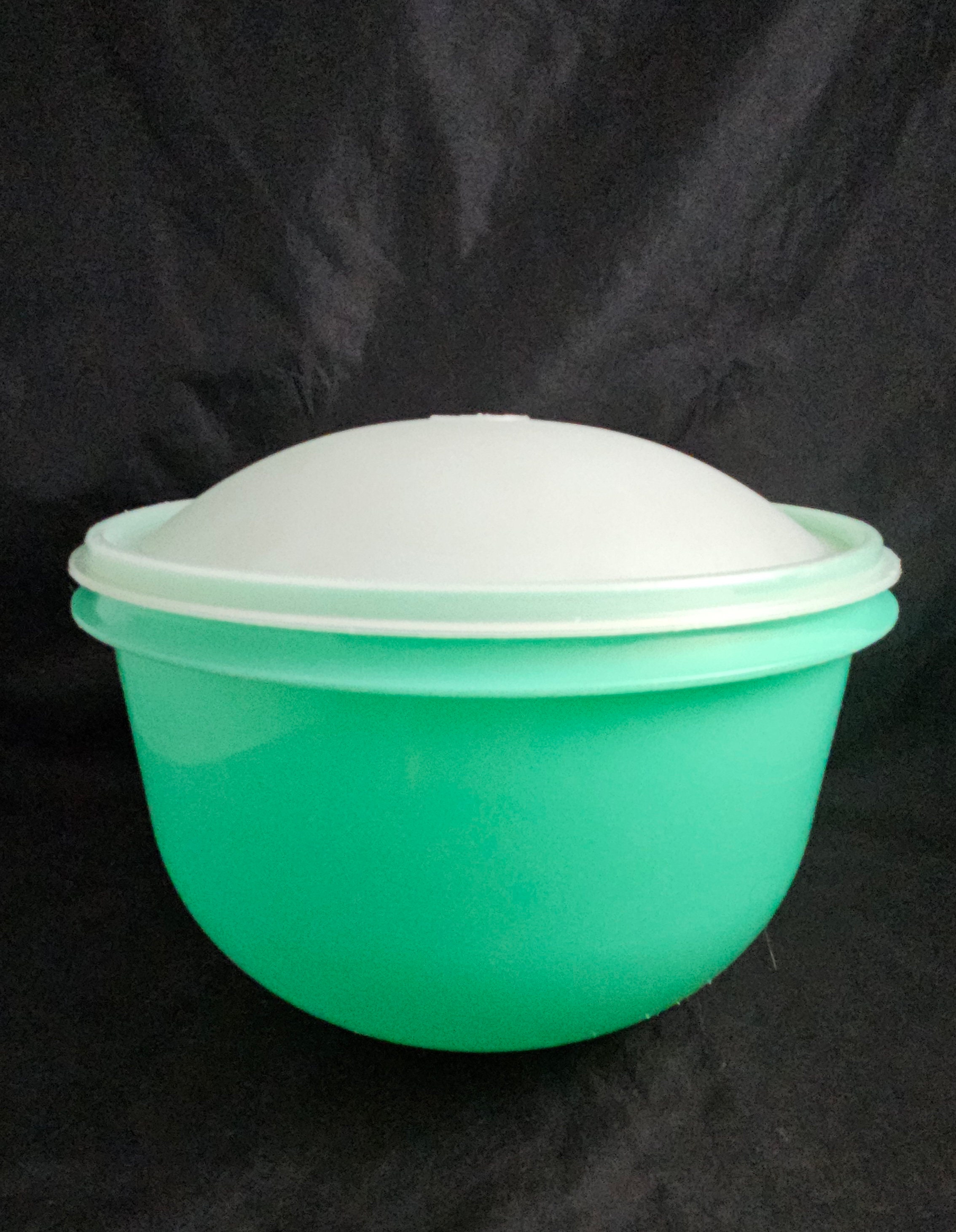 Jadeite Tupperware Lettuce Crisper Keeper 1424-3 With Domed