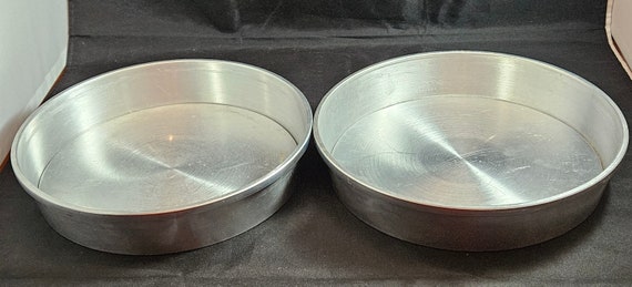 Vintage cake pans top