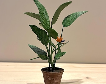 Miniature Bird of Paradise Plant STL 1:12 – Strelitzia with Flowers in Pot & Saucer – Printable Dollhouse Tropical Plant