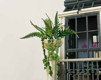 Fioriera vittoriana per balcone STL 1:12 – Ciotola in pietra in miniatura con felce ed edera pendente – Accessorio per negozio di fiori per casa delle bambole