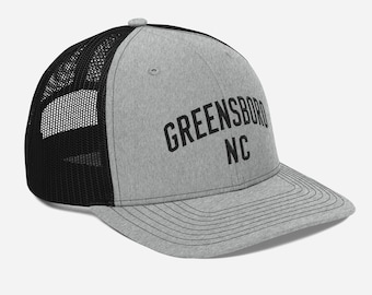 Czapka Trucker z haftem Greensboro NC | Prezent na wakacje i podróż do Karoliny Północnej