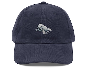 Gorra de papá bordada con manatí bebé, gorra minimalista de vida silvestre marina, gorra de pana vintage