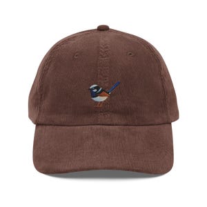 Chapeau brodé Bird Nerd Chapeau papa en velours côtelé avec motif troglodyte bleu