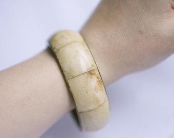 Vintage Boho Brass & Genuine Bovine Bone Inlay Bangle Bracelet - 7cm Diameter, Ethnic Tribal Bracelet, Brass and Bone Bracelet, Natural