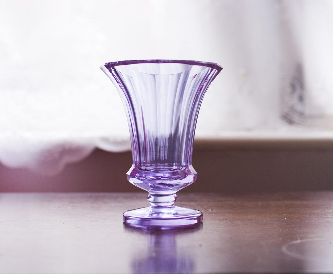 Moser モーゼル クリスタルガラス 置物 紫 パープル 12,2 Cm, Moser Crystal Vase, Purple Crystal Decorative Vase, Chech