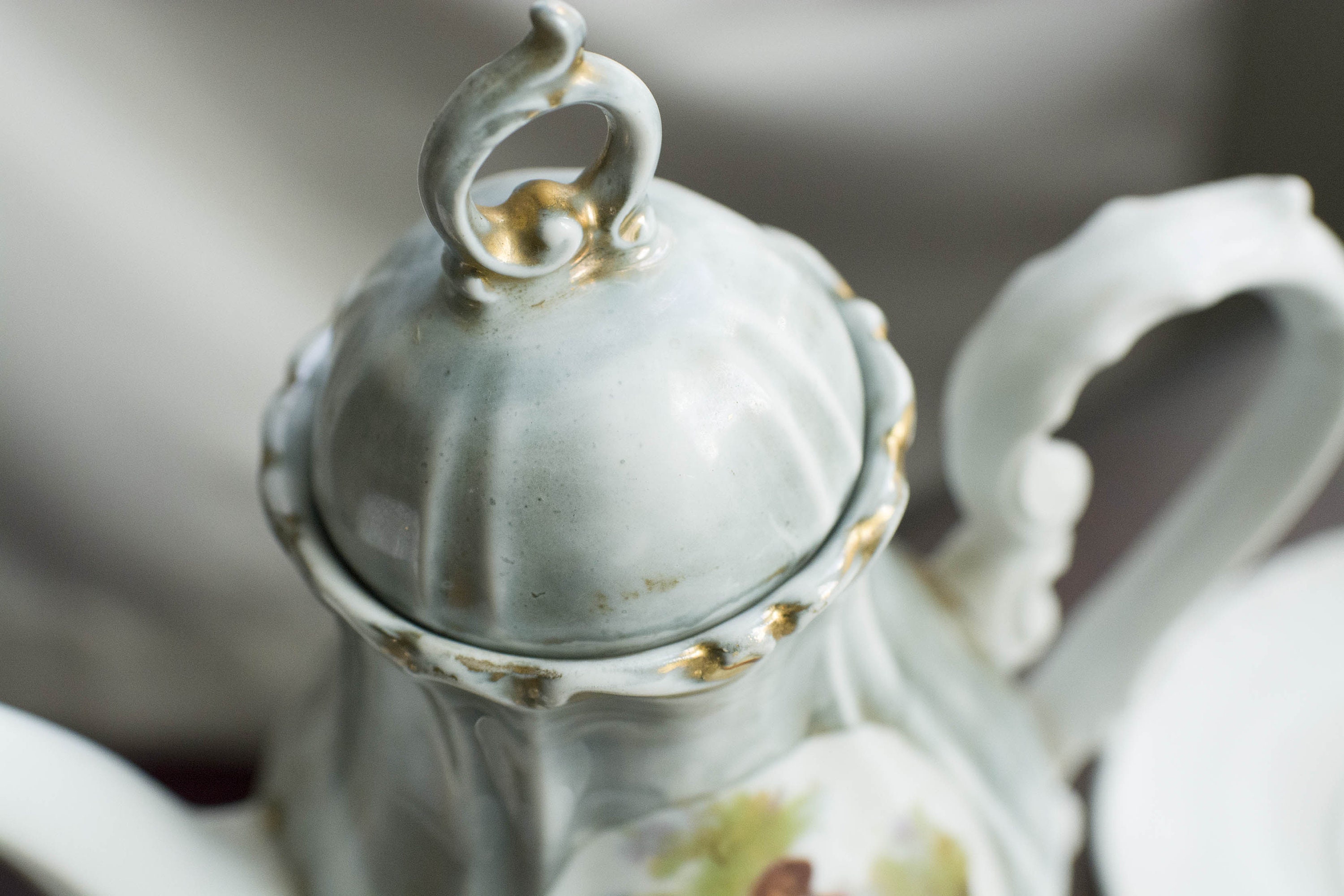 Vintage KARLSBAD JWK Pearlised Lustre Fragonard Lovers