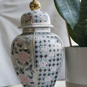 Vintage Eiwa Kinsei  Hexagonal Japanese 1950&#39;s Jar Temple Jar Bird of Paradise Ornamental Jar Oriental Home Decor