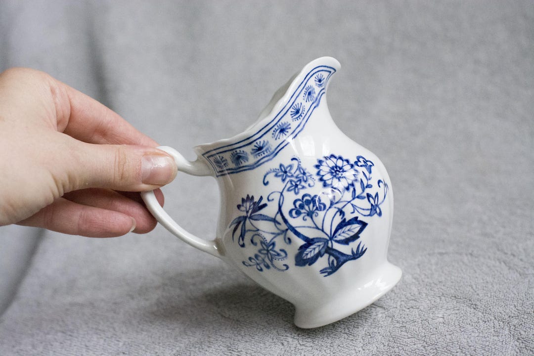 J & G MEAKIN England Classic White Blue Nordic Milk Jug/ Creamer