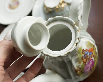 Vintage KARLSBAD JWK Pearlised Lustre Fragonard Lovers
