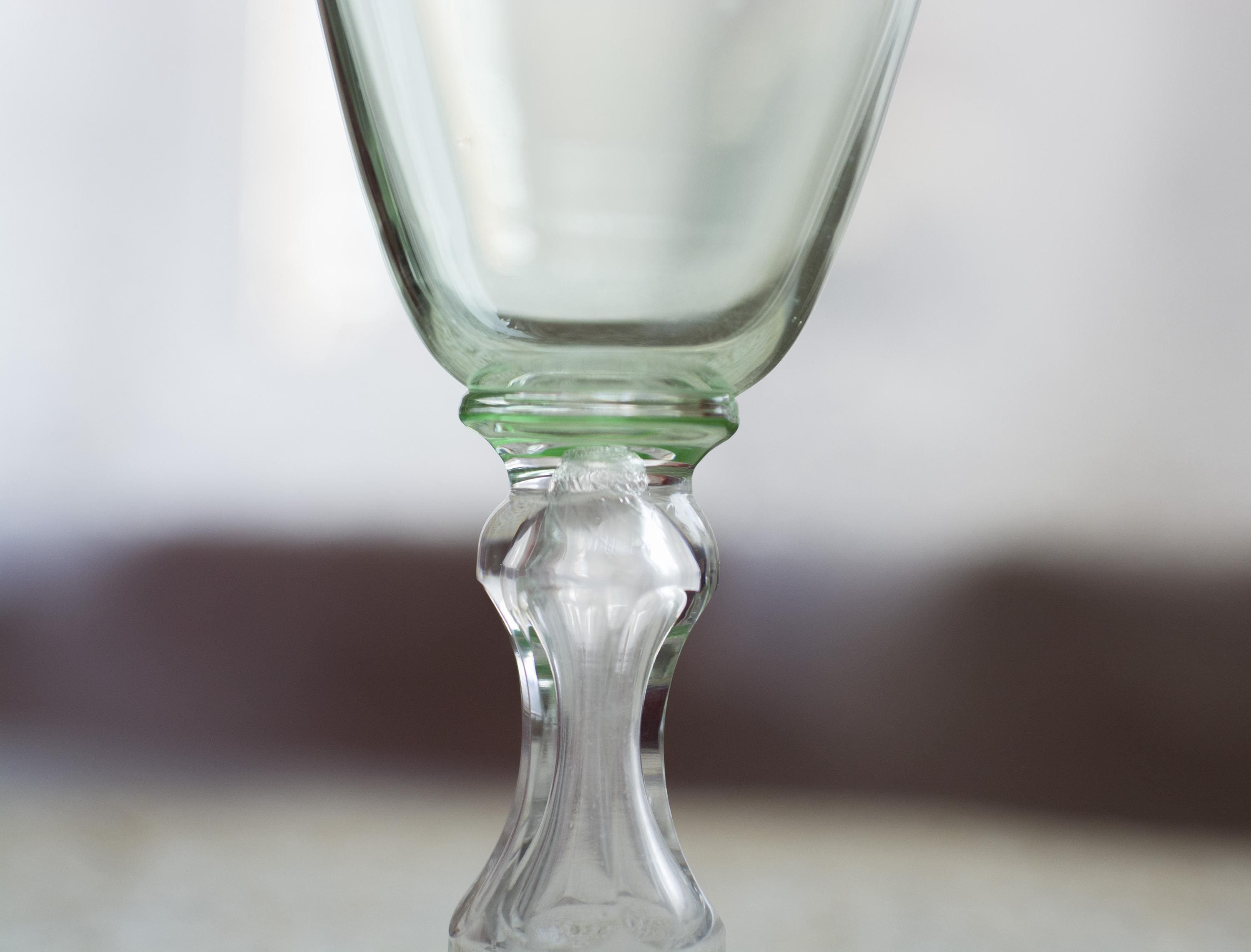 ウランガラス　グラス ヴィンテージ ウランガラス 2個セット、白ワイングラス フット