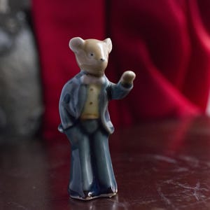 Enesco Porcelain statue Mouse, vintage porcelain animal figurine, Hand Painted Porcelain, Mouse Husband. collectable statue,