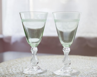 ヴィンテージ ウランガラス 2個セット、白ワイングラス フットカップ