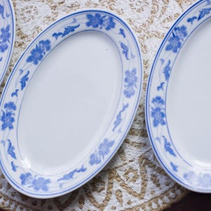 23cm long plates, Set of 2 Chinese Porcelain oval Plates Marked Liling China,  blue plates, Blue flower pattern, serving dish