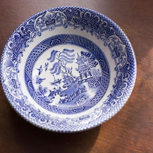 Vintage Blue Willow bowl, white and blue bowl, &quot;Old Willow&quot;, English Ironstone, Staffordshire, fruit bowl, soup bowl, snack bowl,Cereal Bowl