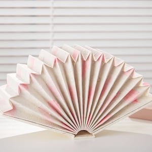 Luce notturna rosa per la cameretta dei bambini: lampada pieghevole personalizzata fatta a mano, decorazione ideale per la cameretta delle bambine, regali per la tata, regalo artigianale per l'anniversario di matrimonio