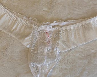 Męskie stringi koronkowe, białe męskie stringi, koronkowe stringi dla mężczyzn, satynowe stringi dla mężczyzn