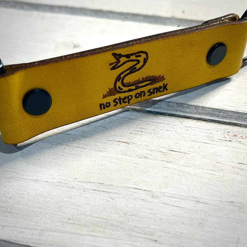 NS001 | No Step on Snek Tactical Leather Keychain | Snake Flag ...