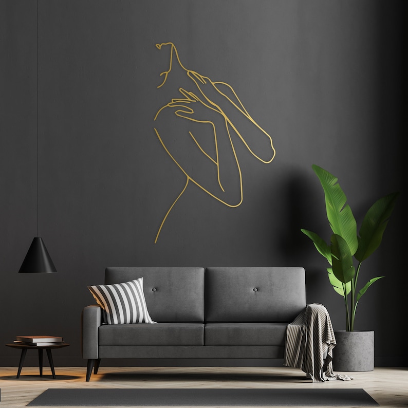 Arte lineal de mujer minimalista: decoración de pared de metal