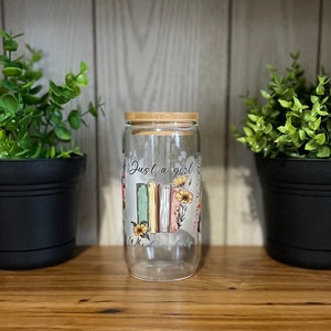 16oz Just A Girl Who Loves Books Glass Tumbler