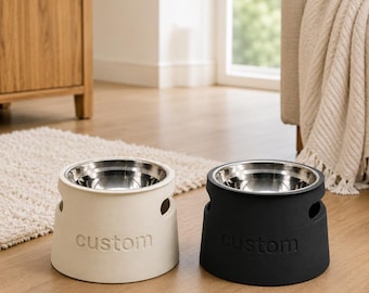 Tigela elevada para gatos | Suporte inclinado para alimentação de animais de estimação | Nome personalizado | Tigela de aço inoxidável incluída | Gatos e cães de pequeno porte | Presente moderno para animais de estimação