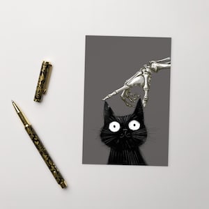 Postal ESQUELETO DE GATO, Postal de Gato Negro, Postal Estándar con Mano de Esqueleto Postal Gótica Funky