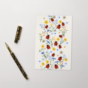 Carte postale coccinelle, carte postale fleurs jaunes, carte postale standard marguerite élégante Carte postale coquette d'entomologie géniale