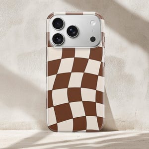 Capa de celular xadrez marrom com formas para iPhone 17, 16e, 15, 14, 13, Google Pixel 10, 9 Pro, 8, 7A, Samsung S25 edge