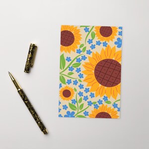 SONNENBLUMEN Postkarte, Celebrate Postkarte, Geburtstagsblumen Standard-Postkarte Funky Birthday wish