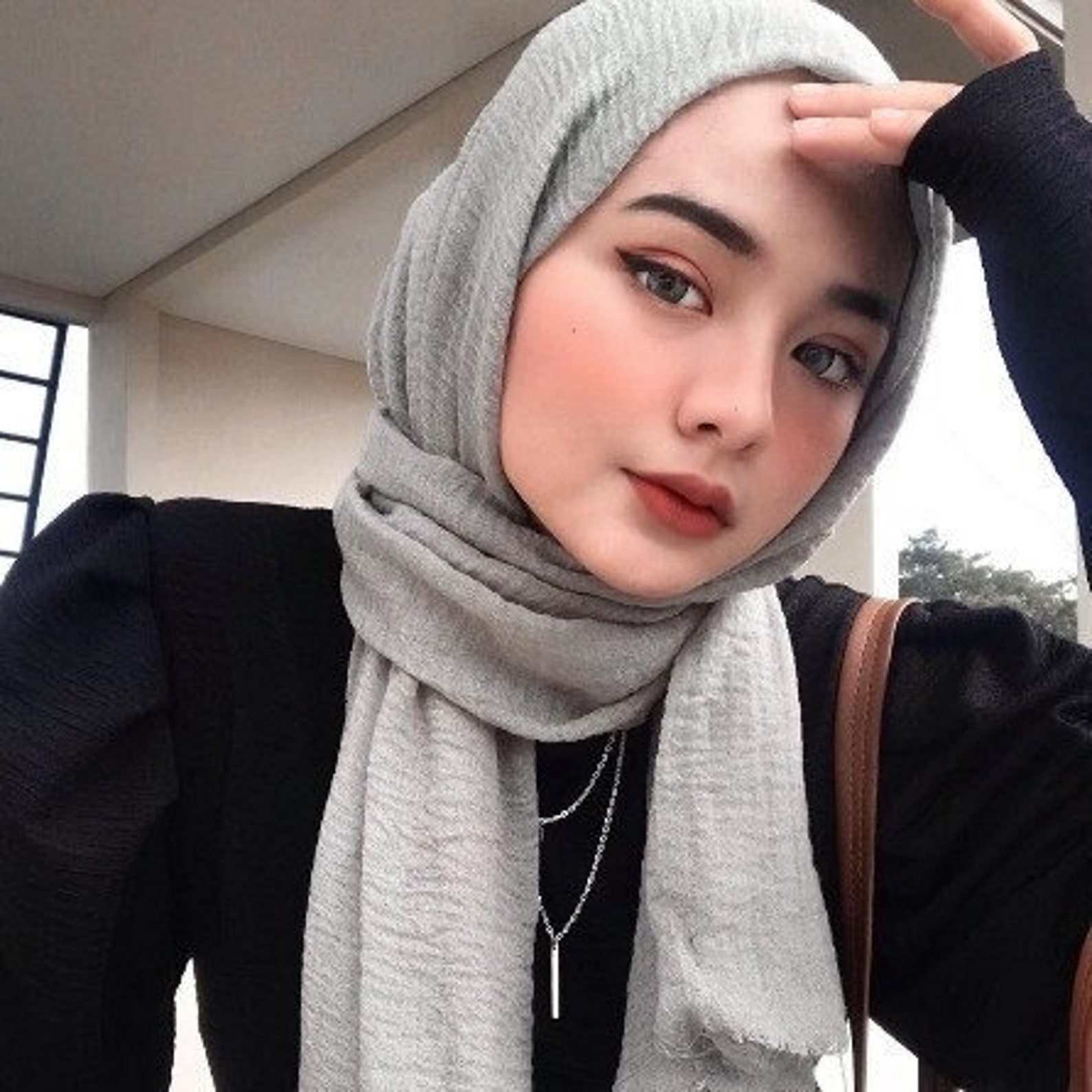 gaya hijab pashmina crinkle