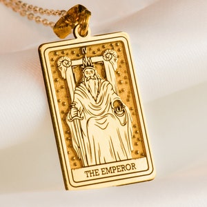 14K Solid Gold Der Kaiser Tarot Charm Halskette, Massivgold Major Arcana Charm Halskette, Silber Der Kaiser Rose Gold Charm Locked Anhänger