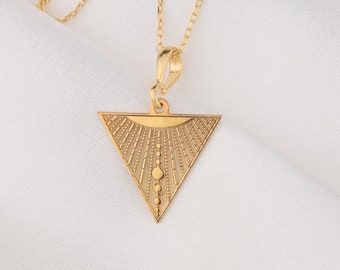 14 K Solid Gold Triangele Star Necklace, Dainty Triangle Silver Necklace, Dainty Minimal Woman Necklace, inverted Pyramid Necklace