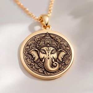 Colar Ganesha em Ouro Maciço 14K - Pingente de Moeda do Senhor Ganesha