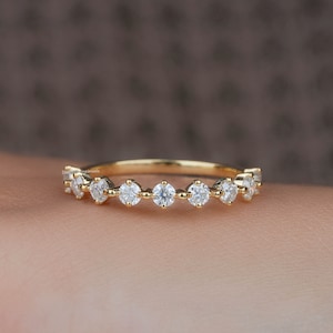 14K Dainty Shared Prong Ring, Bubble Prong set Round Moissanite Wedding Band, Minimalist Diamond Ring, Thin Stackable Ring, Floating Diamond