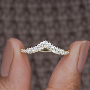 Dainty Curved Moissanite Wedding Band, Chevron Diamond Band, Bridal Matching Band, Stackable Ring For Engagement Ring, Wedding Ring Set