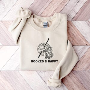 Sudadera de punto para amantes del crochet, cuello redondo, divertida camiseta para amantes de los hilos, regalo de manualidades para mujeres, suéter de pasatiempo hecho a mano, atuendo acogedor, idea de regalo