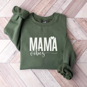 Mom Life Crewneck New Mom Crewneck Personalized Mom Sweatshirt Mother&#39;s Day Sweatshirt Cozy Mama Pullover Mama Gift Idea Cute Mama Crewneck