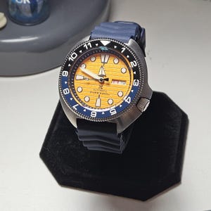 Custom Automatic Watch S-Mod - Yellow Waffle Willard
