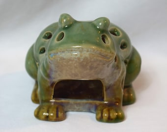 Vintage Porcelain Frog Tealight Candleholder or Flower Frog