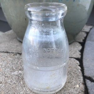 1920s Bowman Dairy Company Half Pint Milk Bottle image 4