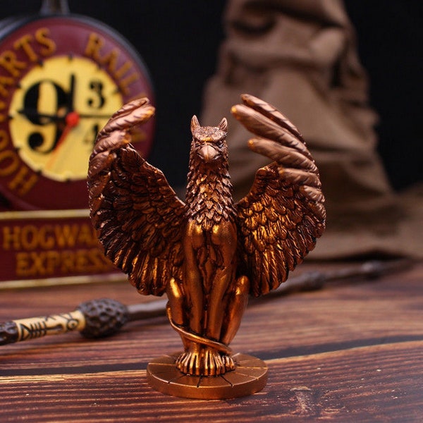 Hippogriff Figurine - Hogwarts Mythological Decor Gifts for the Wizard -Magical Creature Home Decor